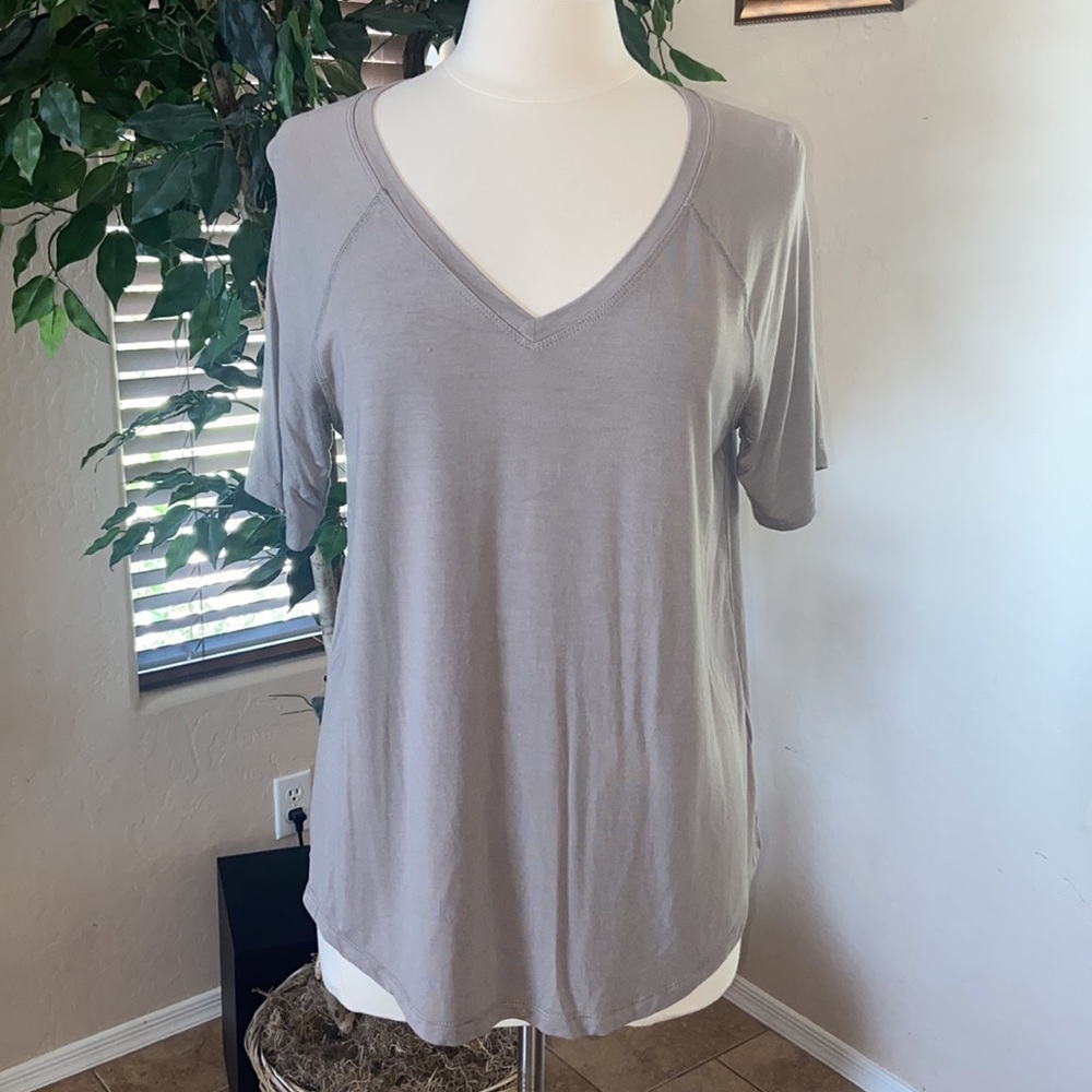 👚Susan Graver Lifestyle Spa Knit Raglan Sleeve V-Neck Top ~ Pure Stone
